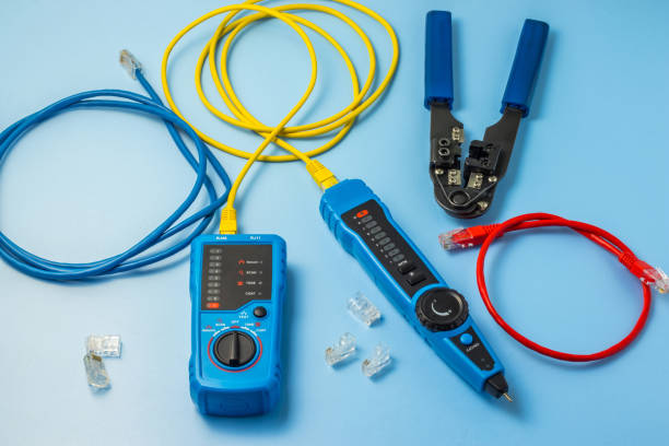 Network tester, patching cord, modular plug and network tool